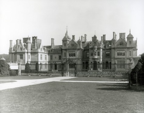 Stoke Rochford Hall 1901 (Country Life)