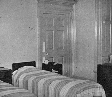 Hall Place - Illustrated Sporting and Dramatic News 2 - Nov 2 1949 (BNA)