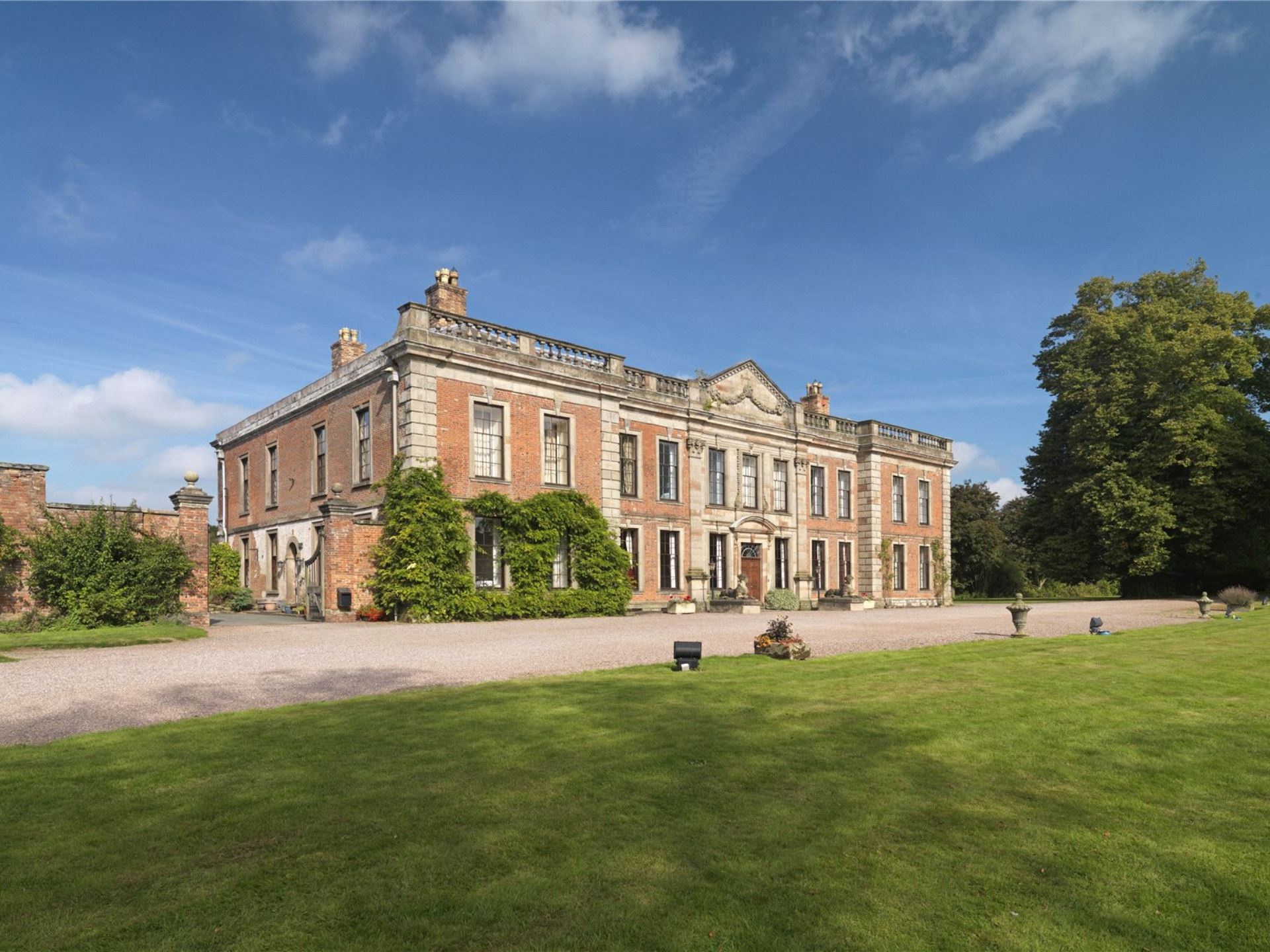 Oakley Hall 2 (Savills)
