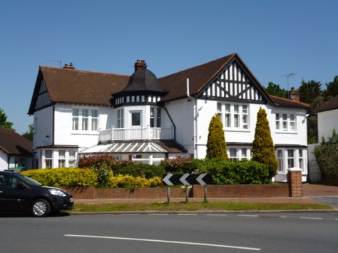 Corner of hayes Way and Wickham Way - Geograph - Dr Neil Clifton