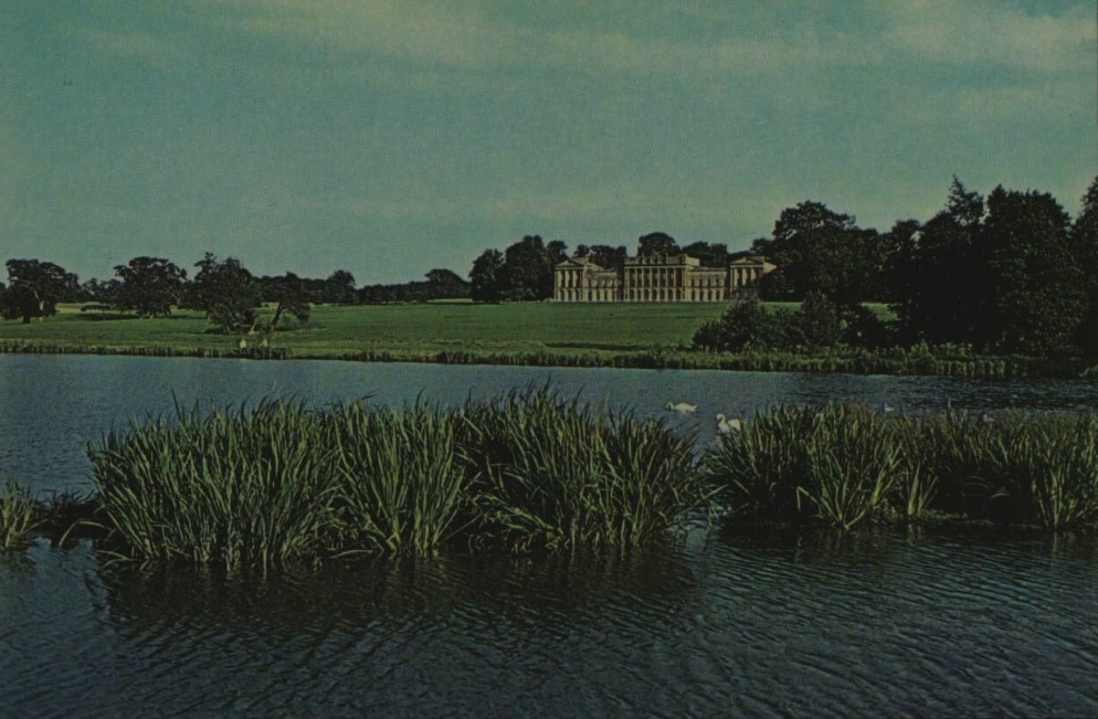 Heveningham Hall - Suffolk - Illustrated London News - 1 Oct 1974 (BNA)
