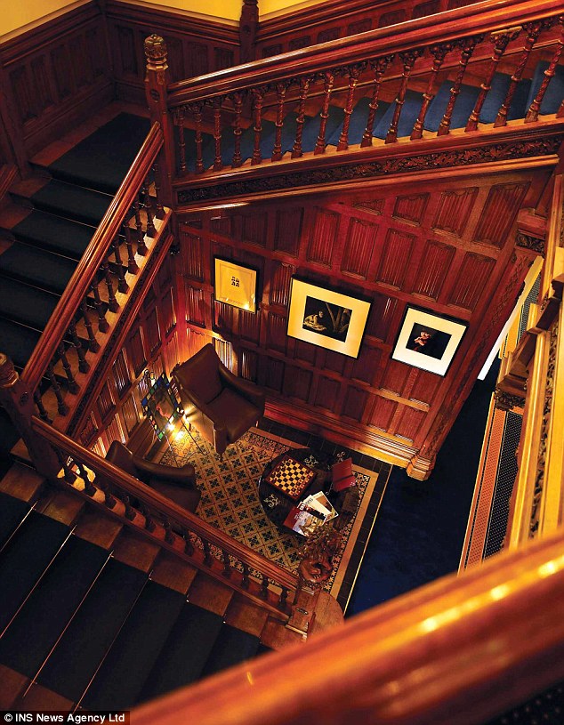 New Lodge - Daily Mail 2