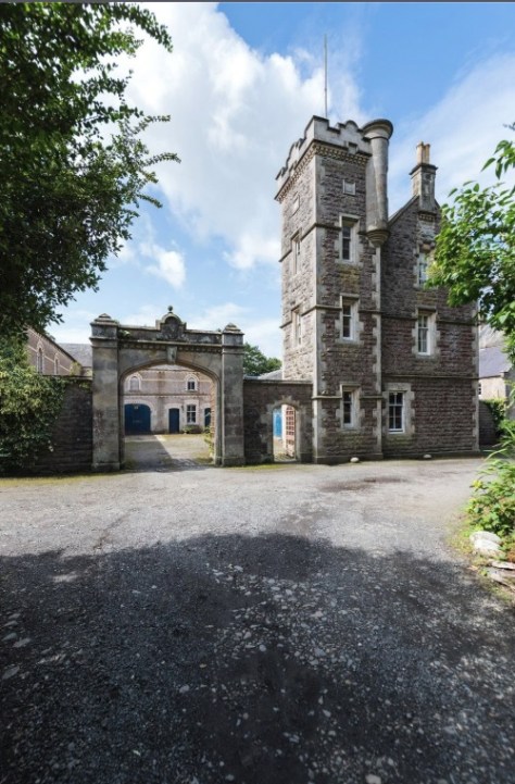 gilford castle - savills - 2018 (4)