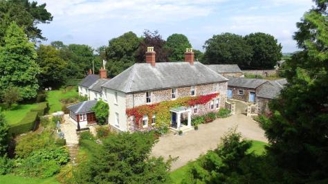 Bradford Manor - 2019 - Fine &amp; Country (1)