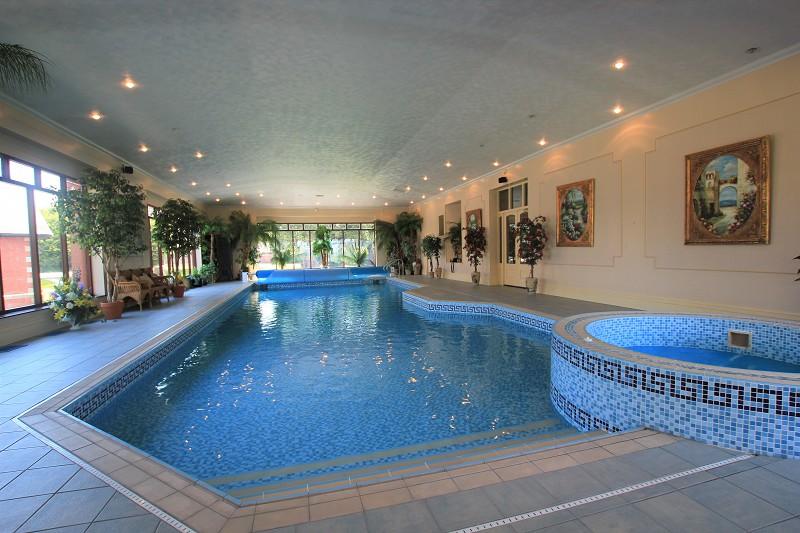 Bramley Meade - 2018 - On the Market (11)