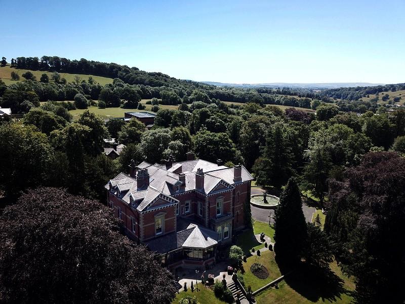 Bramley Meade - 2018 - On the Market (21)